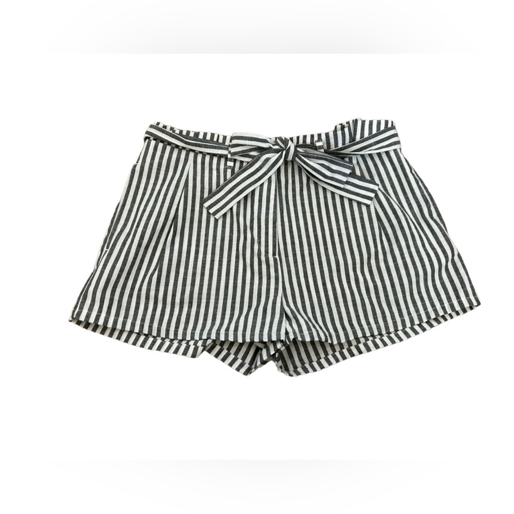 Love Tree High Waist Grey & White Stripe Belted Paperbag Shorts Size Medium